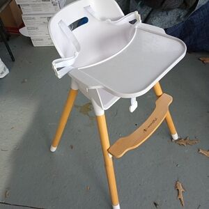 High chair 🐝 mindful